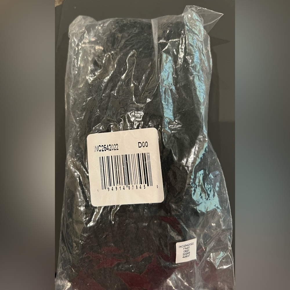INC Macy's Women’s Mittens New With Tags in Bag - Black - Picture 2 of 6